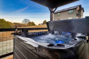 Fotografie z fotogalerie ubytování Fun Family Stay, 5-Bedrooms, Hot Tub, Dog-Friendly v destinaci Sevierville