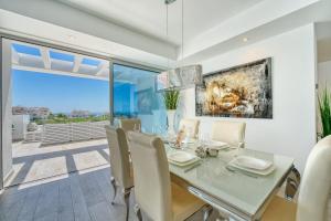 Zdjęcie z galerii obiektu 2288 new modern penthouse with privat pool w mieście Estepona