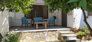 Photo de la galerie de l'établissement Sunny Days beach house, à Ayía Kiriakí