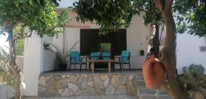 Photo de la galerie de l'établissement Sunny Days beach house, à Ayía Kiriakí