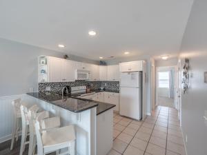 Gallery image of Loggerhead Lookout in Surf City