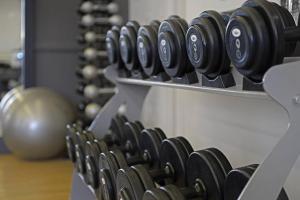Fitness centrum a/nebo fitness zařízení v ubytování Hotel Deville Curitiba