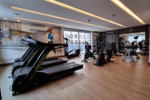 Fitness centrum a/nebo fitness zařízení v ubytování Hotel Deville Curitiba
