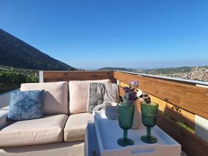 Nespecifikovaný výhled na hory nebo výhled na hory při pohledu z luxury tent