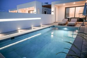 Bazén v ubytování Melior Luxury Villas nebo v jeho okolí