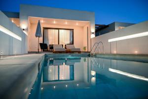 Bazén v ubytování Melior Luxury Villas nebo v jeho okolí
