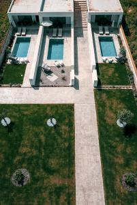 Bazén v ubytování Melior Luxury Villas nebo v jeho okolí