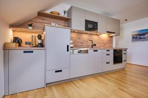 Kuchyňa alebo kuchynka v ubytovaní Apartment Katschbergblick 7