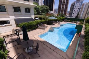 A piscina localizada em Intercity The Universe Paulista ou nos arredores