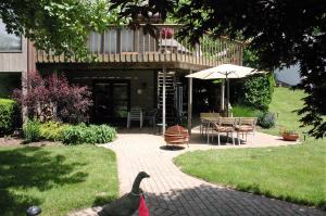 Φωτογραφία από το άλμπουμ του Marti's Place on the Lakes σε Portage Lakes