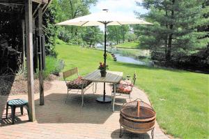 Φωτογραφία από το άλμπουμ του Marti's Place on the Lakes σε Portage Lakes