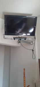 TV a/nebo společenská místnost v ubytování Kit central a 3 minutos a pé das Castanheiras