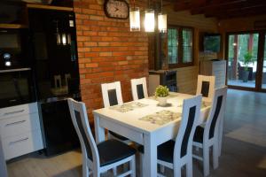 Η κουζίνα ή μικρή κουζίνα στο Large Holiday Home Czapiewice