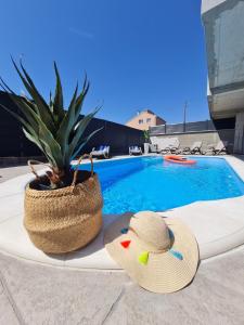 Bazén v ubytovaní Holiday Apartment Marijana alebo v jeho blízkosti