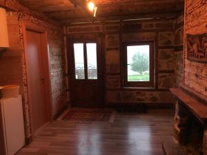 Fotografie z fotogalerie ubytování Shpia e Las Vol v destinaci Vasije