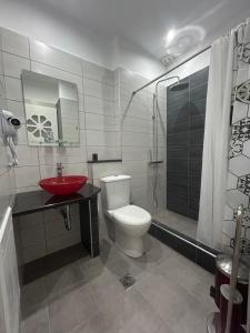Koupelna v ubytování KavirosHome + 19 fotografií