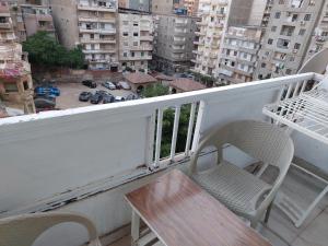 Balkón nebo terasa v ubytování شقة مفروشة للايجار في خالد بن الوليد الإسكندرية + 5 fotografií