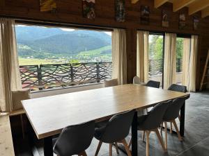 Nespecifikovaný výhled na hory nebo výhled na hory při pohledu z apartmánu