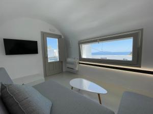 TV o dispositivi per l'intrattenimento presso Solo Sole Suites Santorini