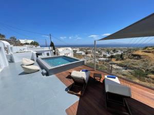 Piscina di Solo Sole Suites Santorini o nelle vicinanze