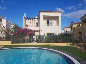 Hồ bơi trong/gần Mervilla