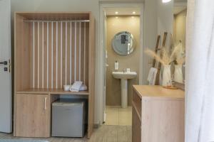 Fotografie z fotogalerie ubytování Rondo's Hotel v destinaci Himare + 37 fotografií