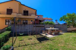 Vonkajšia záhrada v ubytovaní Apartments Ruzica F