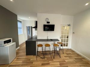 A cozinha ou kitchenette de MK Apartments, City of Manchester, Chorlton