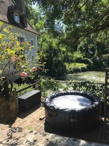 Afbeelding uit fotogalerij van Charmant Moulin Spa in Montbazon