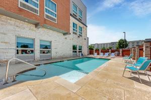 Bazén v ubytování Best Western Plus Pflugerville Inn & Suites nebo v jeho okolí