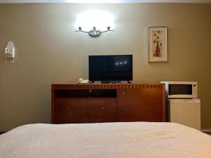 TV o dispositivi per l'intrattenimento presso Schell Motel