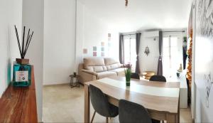 O zonă de relaxare la Magnífico chalet adosado