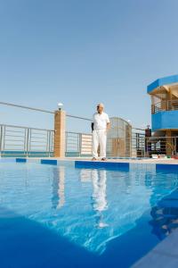 Bazén v ubytování LUMBAYAN BEACH RESORT nebo v jeho okolí + 29 fotografií