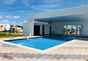 Swimmingpoolen hos eller tæt på Casa 65 San Miguel