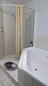 Bilik mandi di Ocean Villa +10 gambar