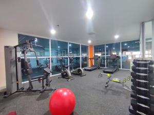 Fitness centrum a/nebo fitness zařízení v ubytování UNHAS HOTEL & CONVENTION