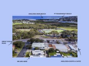 an aerial view of a park with a city at Mysa Anglesea Sleeps 7 WiFi SmartTV Cafes Shops in Anglesea