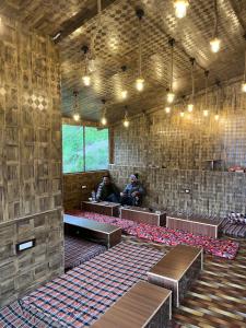 Yellowjackets Hostel Tosh的休息区