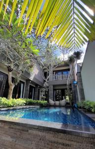 Πισίνα στο ή κοντά στο Villa Sakura Jimbaran