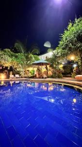 Bazén v ubytování Puri Bali Hotel nebo v jeho okolí