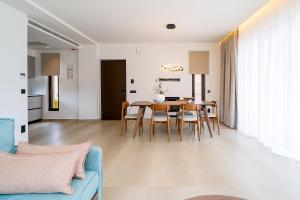 Χώρος καθιστικού στο Canvas Villas By the Sea