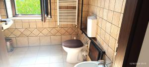 A bathroom at Casavacanze Pergolino, appartamenti ad uso esclusivo