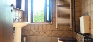 A bathroom at Casavacanze Pergolino, appartamenti ad uso esclusivo