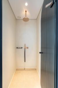 Koupelna v ubytování Muse οf Mykonos Luxury Suites