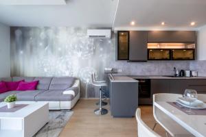Kuchyňa alebo kuchynka v ubytovaní MyFlat Casa Luxury Apartment