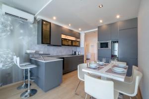 Kuchyňa alebo kuchynka v ubytovaní MyFlat Casa Luxury Apartment