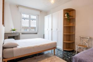 A bed or beds in a room at Amazing top floor