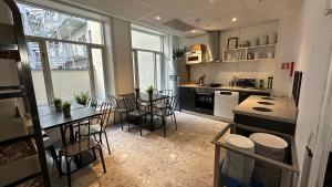 Kuchyň nebo kuchyňský kout v ubytování K7 Hotel Oslo