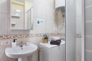 Koupelna v ubytování Vivir Bajamar + 20 fotografií
