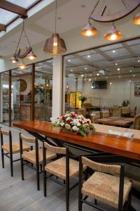 Een restaurant of ander eetgelegenheid bij Dos Lunas Aparthotel